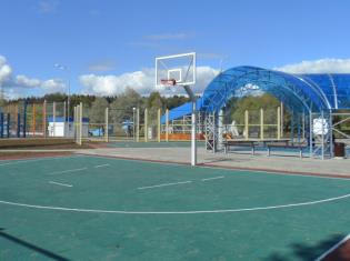Открытая площадка для баскетбола